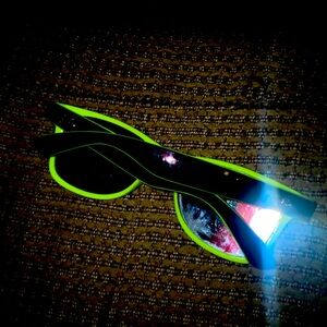 Ray bands men’s or women’s sunglasses only worn a few times